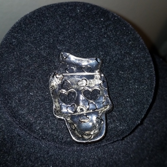 Betsey johnson brooch - Picture 3 of 3